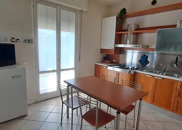 アパート Happy Place デセンツァーノ・デル・ガルダ