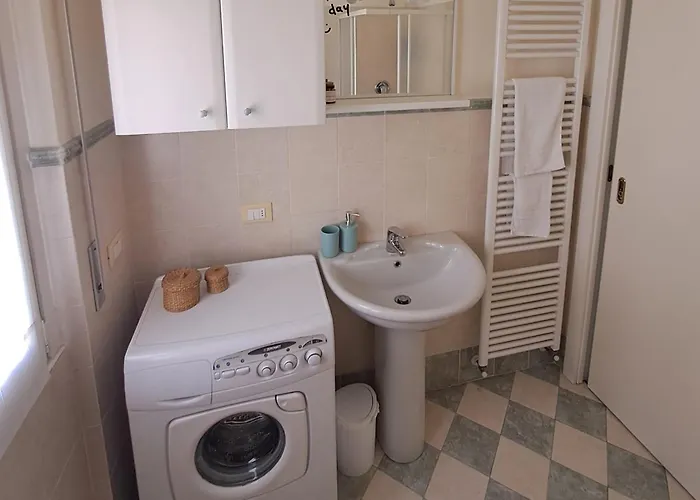 Happy Place アパート デセンツァーノ・デル・ガルダ